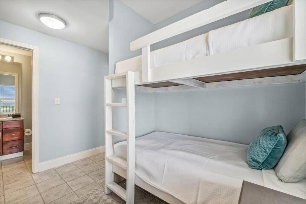 Spacious Beach Condo With Gulf Views! Sleeps 8! By Dolce Vita Getaways Pcb Panama City Beach Dış mekan fotoğraf